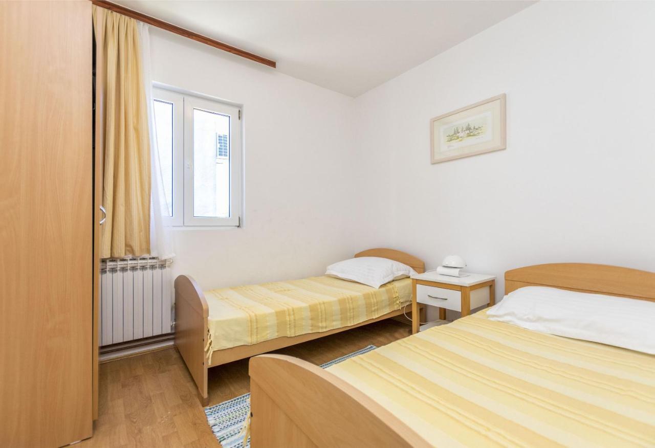 Apartments Ljubomir Rogoznica  Exterior photo