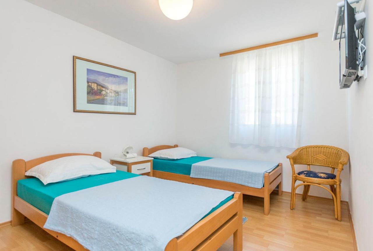 Apartments Ljubomir Rogoznica  Exterior photo
